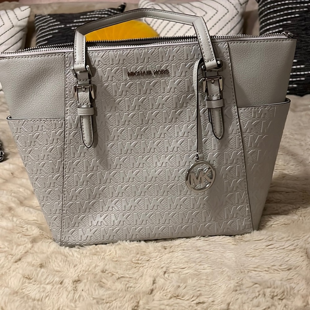 Michael Kors Charlotte Saffiano Leather Top-Zip Tote Bag. No flaws!